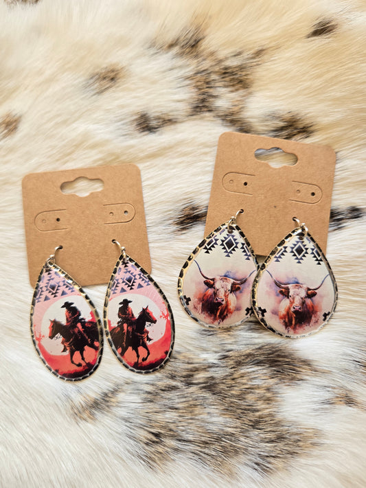 Dangles earrings