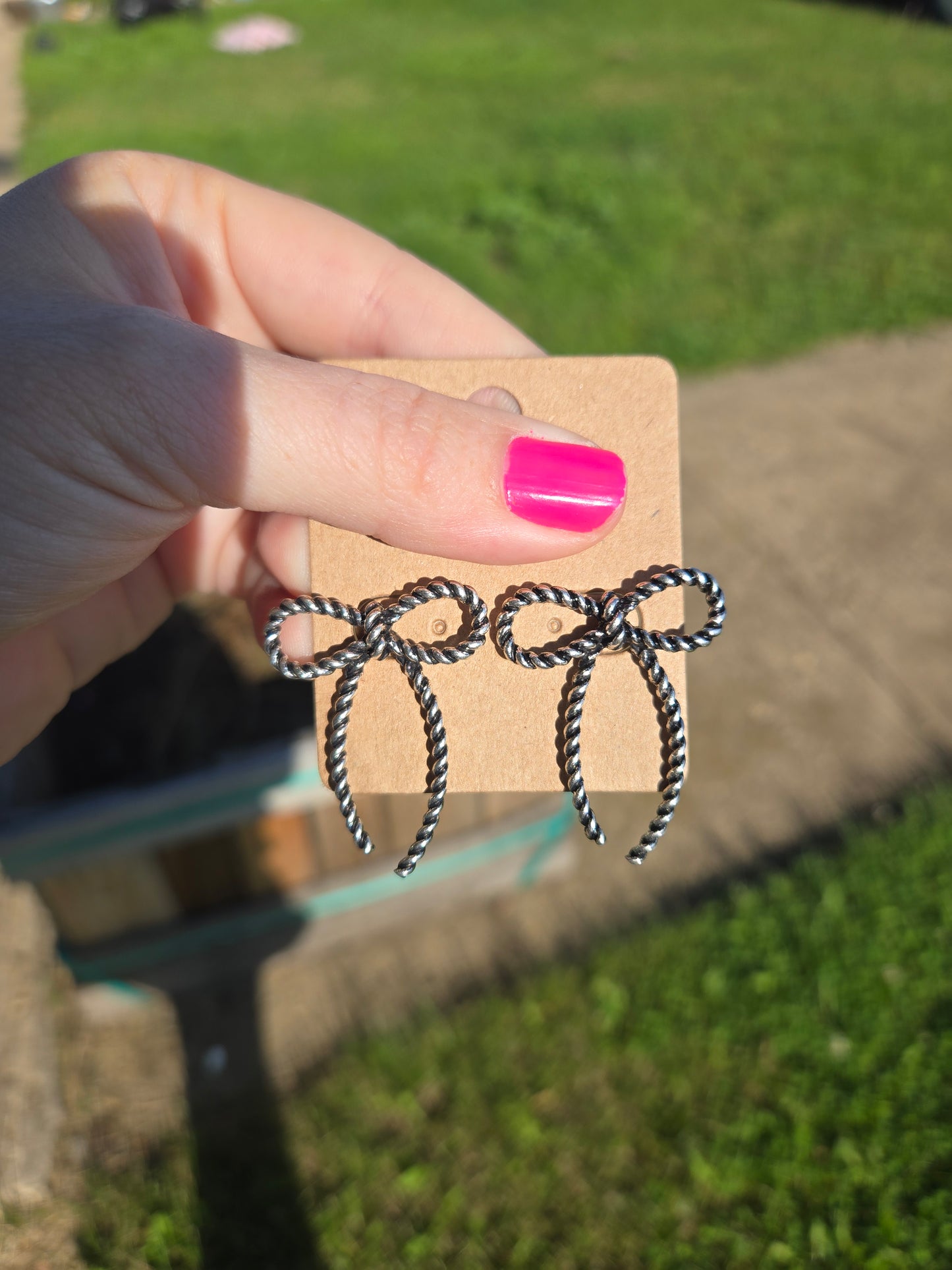 Bow studs