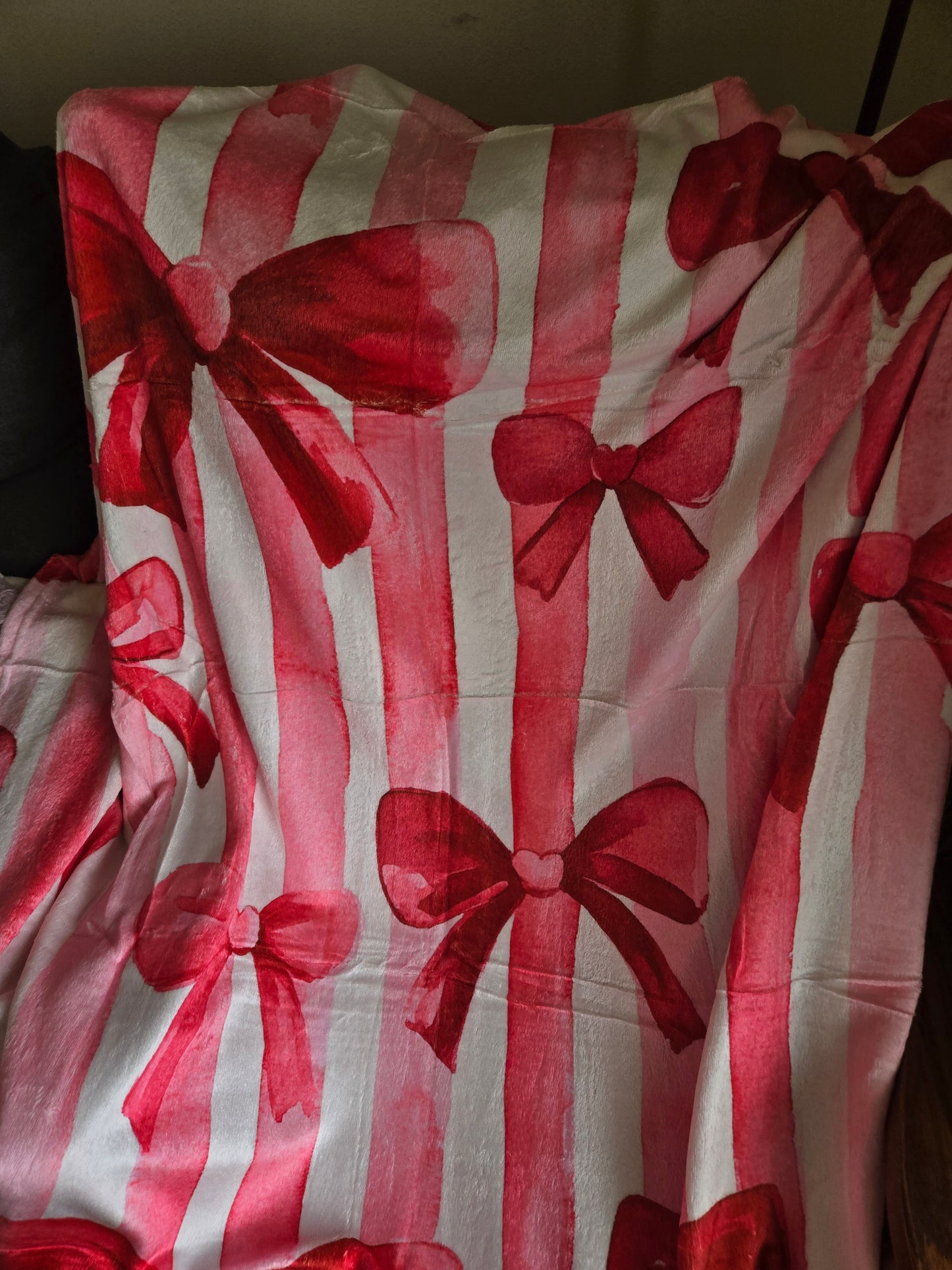 Bow blanket